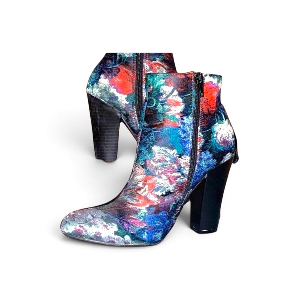 Liliana Booties sz 7.5